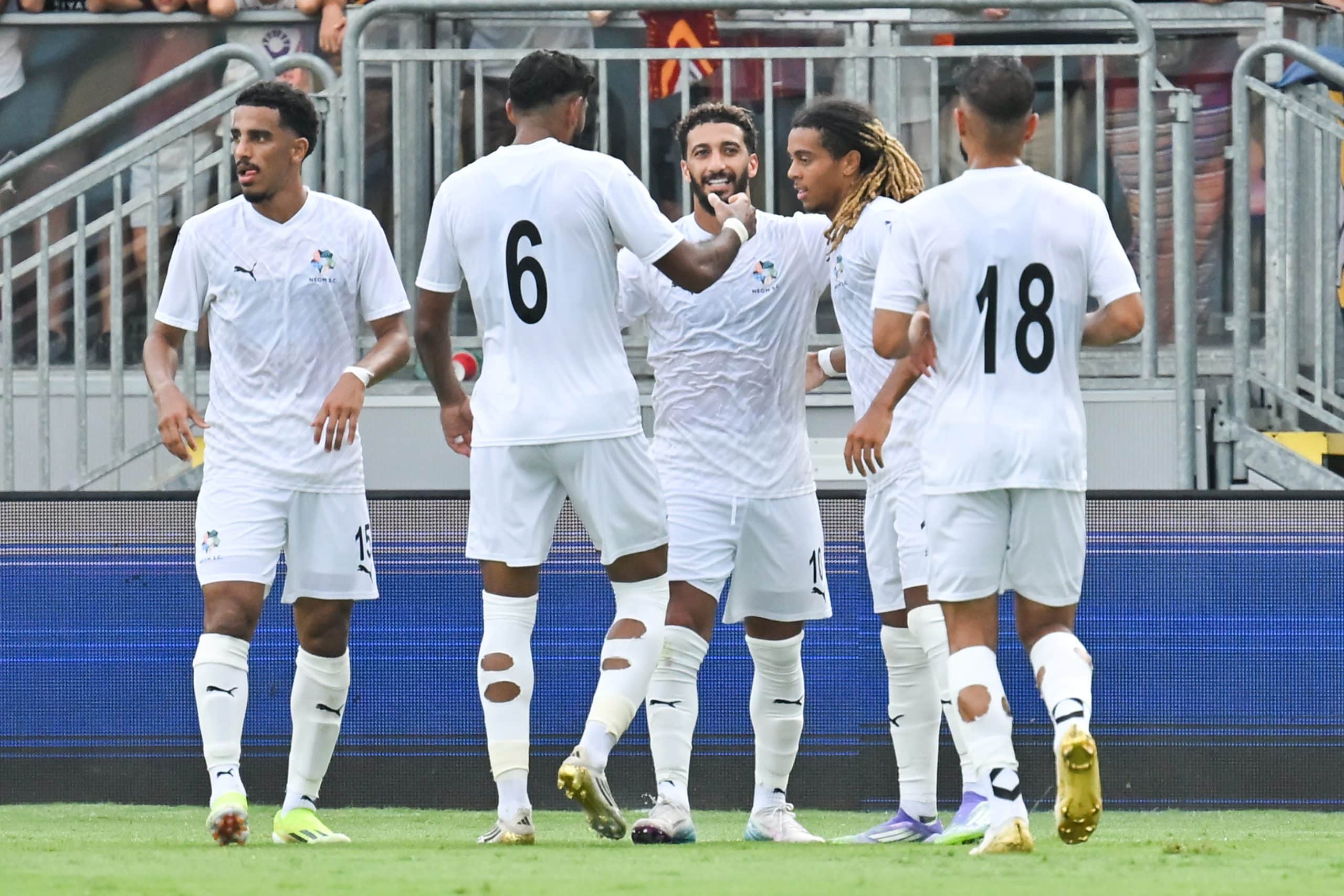 مهاجم نيوم يهاجم الهلال بسبب نونيز ويُفضّح الفساد