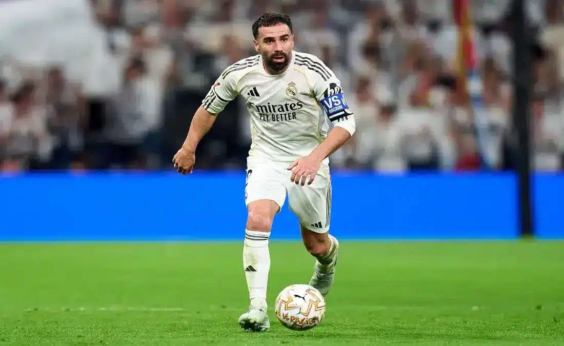 جماهير ريال مدريد تودع داني كارفخال في لحظة مؤثرة