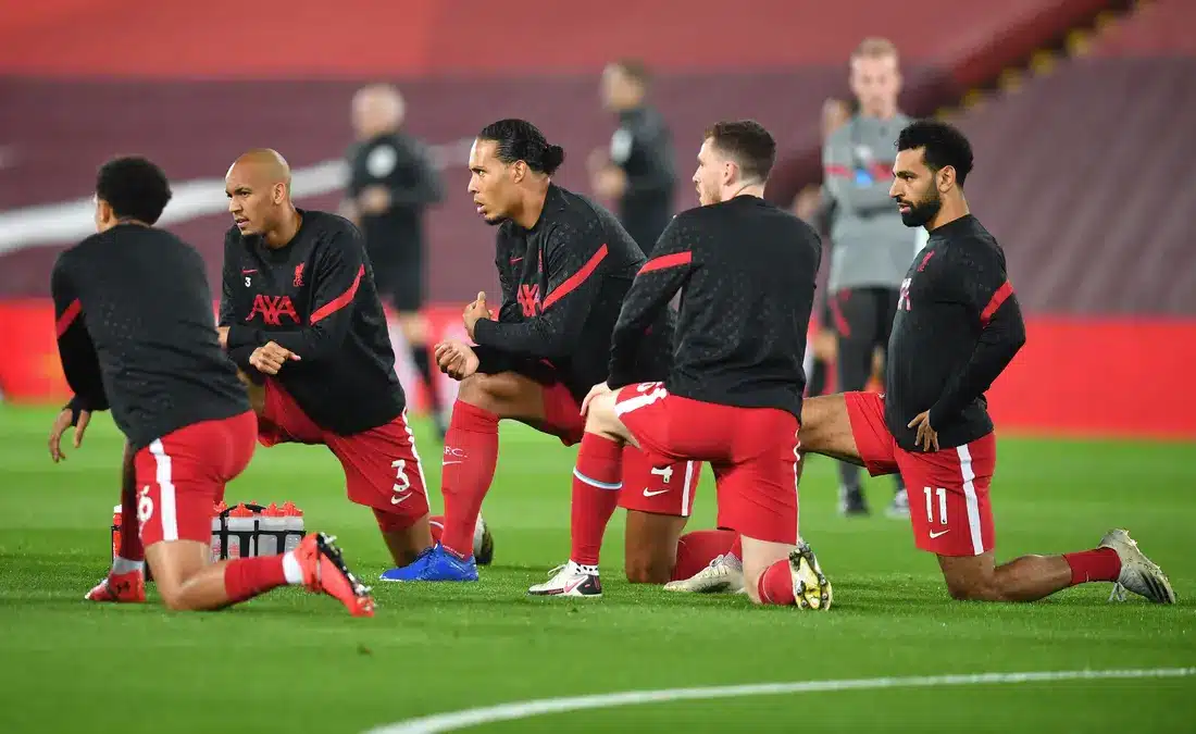 توتنهام يقترب من التعاقد مع أندي روبرتسون